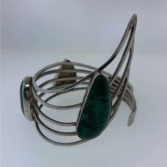 Beautiful Sterling Silver Swirl & Malachite Cuff Bracelet - Picture 5 of 7